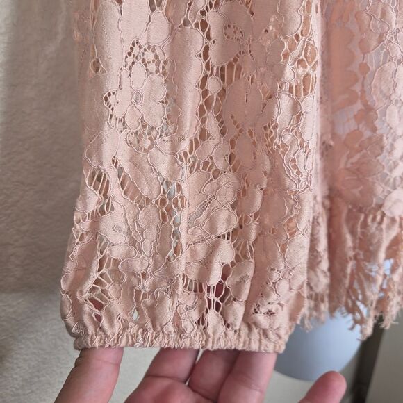 Bcbgmaxazaria Off Shoulder Lace Sheer Top Blouse Size Small - Picture 4 of 9